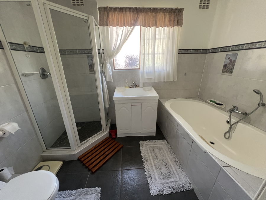 3 Bedroom Property for Sale in Berea Eastern Cape